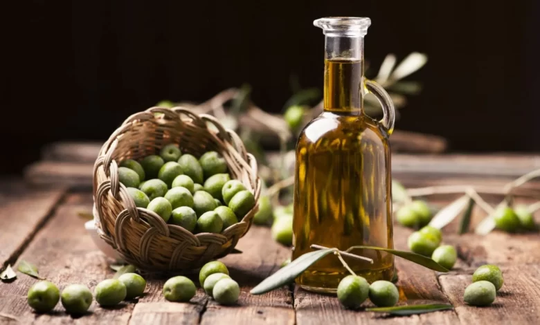 چگونه بفهمیم روغن زیتونی که میخریم واقعا برای ما مفید است یا خیر؟ 1 چگونه بفهمیم روغن زیتونی که میخریم واقعا برای ما مفید است یا خیر؟