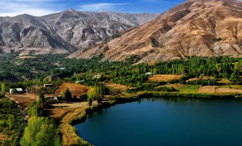 چرا آب دریاچه‌ها در زمین فرو نمی‌رود؟