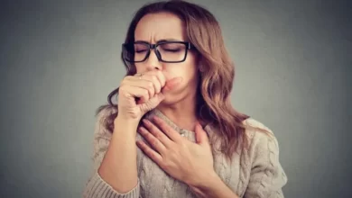 همه چیز درباره‌ی سرفه‌ی خشک؛ از ارتباط با کرونا تا علل و روش‌های درمان‌‌