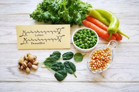 لوتئین و زآگزانتین؛ این دو نام را برای سلامت چشم خود به خاطر داشته باشید 1 لوتئین و زآگزانتین؛ این دو نام را برای سلامت چشم خود به خاطر داشته باشید