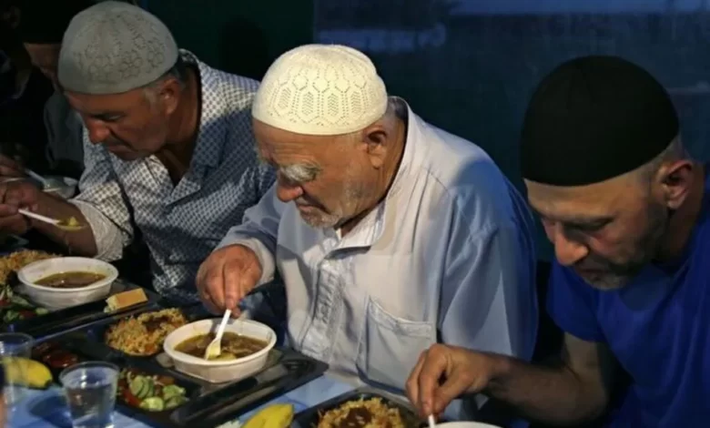 تصمیم بی‌ سابقه عربستان برای ماه رمضان؛ روزه خواری آزاد شد!