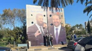 نصب تصاویر بزرگ جولانی در شهر طرابلس لبنان، توسط حامیان سعد حریری (عکس)