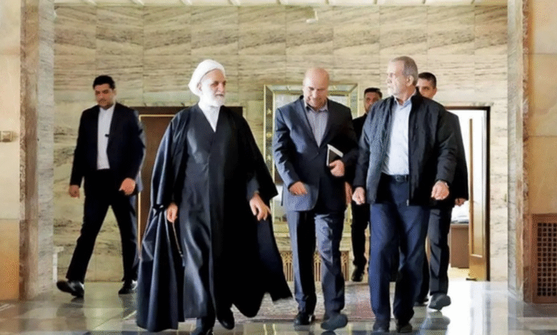 جزئیاتی از حملۀ اسراییل به جلسۀ شورایعالی امنیت ملی: پای پزشکیان جراحت برداشت/ مقامات از دریچه اضطراری خارج شدند 1 جزئیاتی از حملۀ اسراییل به جلسۀ شورایعالی امنیت ملی: پای پزشکیان جراحت برداشت/ مقامات از دریچه اضطراری خارج شدند