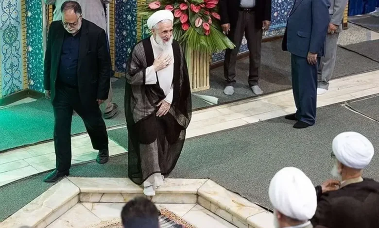 انتقاد روزنامه هممیهن از بازگشت صدیقی به نمازجمعه: تندروها به خودشان هم رحم نمیکنند؛ اصطلاحاً دچار زیلوخوری شدهاند 1 انتقاد روزنامه هممیهن از بازگشت صدیقی به نمازجمعه: تندروها به خودشان هم رحم نمیکنند؛ اصطلاحاً دچار زیلوخوری شدهاند