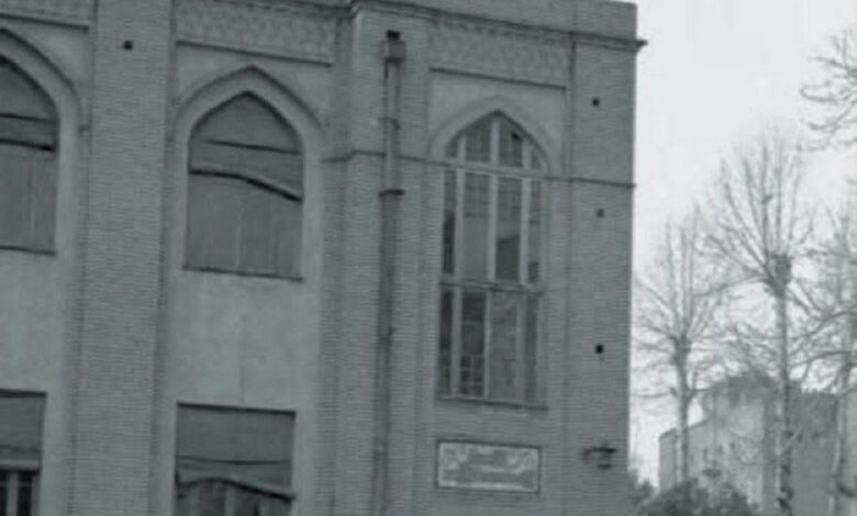 مدرسه دخترانه ژاندارک، خیابان منوچهری، سال ۱۳۴۳ (عکس)