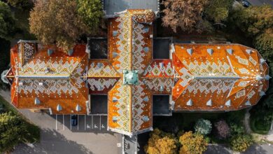 شاهکار معماری و رنگ در بوداپست؛ سقف‌های رنگارنگ پایتخت مجارستان از نمای بالا (تصویری)