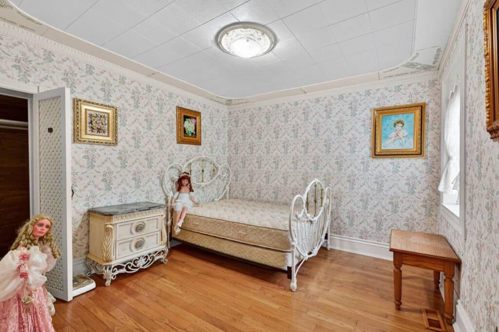 خانه ۹۰۰ هزار دلاری ترسناک در انتاریو 3 نظرات کاربران در رابطه با خانه جن زده ریچموندهیل