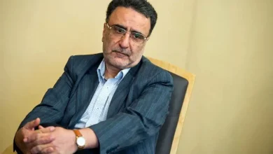 مصطفی تاج زاده در مراسم تشییع برادرش (عکس)