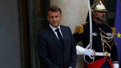 ماکرون: ۲ زندانی فرانسوی در ایران آزاد شدند