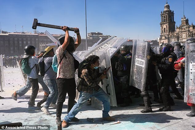 شورش نسل زد علیه فساد در مکزیک 1 شورش نسل زد علیه فساد در مکزیک