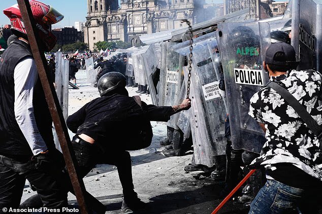 شورش نسل زد علیه فساد در مکزیک 5 شورش نسل زد علیه فساد در مکزیک