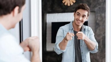 آیا صحبت کردن با خود طبیعی است؟