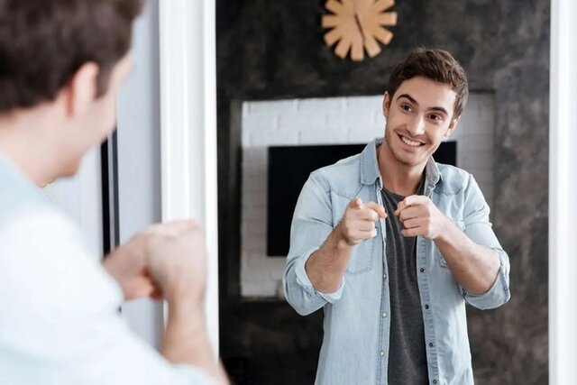 آیا صحبت کردن با خود طبیعی است؟