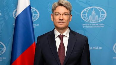 سفیر روسیه در بلژیک: ناتو مردمش را برای جنگ با ما آماده می‌کند