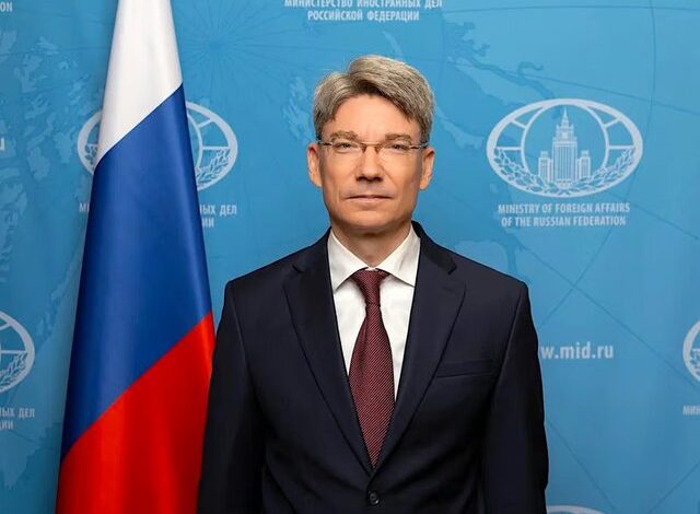 سفیر روسیه در بلژیک: ناتو مردمش را برای جنگ با ما آماده می‌کند