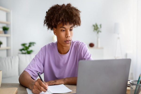 دوره‌های آموزشی رایگان دانشگاه‌های کانادا: یادگیری آنلاین بدون نیاز به ثبت‌نام رسمی