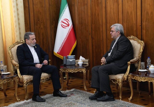 تاکید عراقچی بر اهمیت پیگیری مسائل مرتبط با ایرانیان مقیم امارات 1 تاکید عراقچی بر اهمیت پیگیری مسائل مرتبط با ایرانیان مقیم امارات