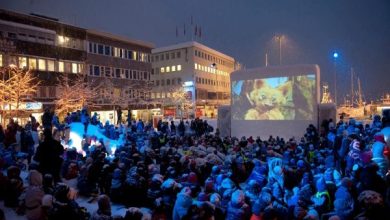 جشنواره رایگان فیلم‌های زمستانی در ادمونتون؛ سینما زیر برف و ستاره‌ها