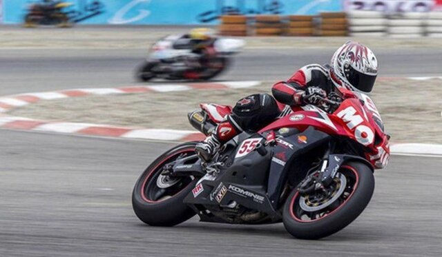 آموزش برای موتور سواری بانوان هست، اما گواهینامه نه!